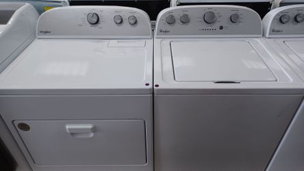 Whirlpool White Washer/Dryer set