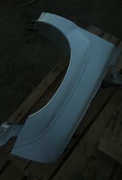 02-06 Escalade black right fender