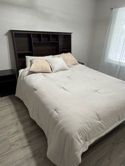 Queen Bed Set