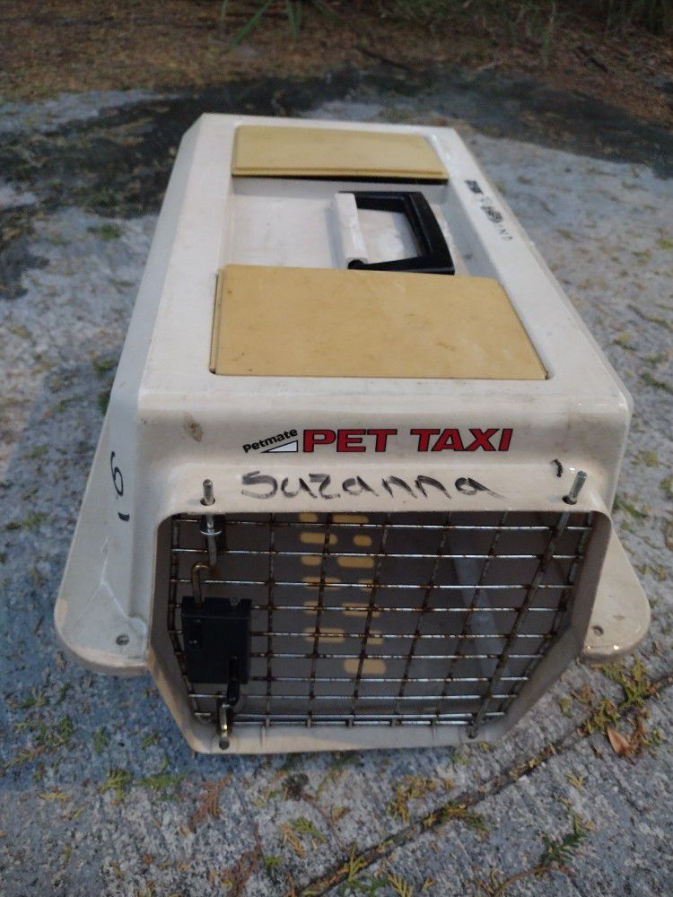 X-Small Petmate Pet Taxi Beige Cat/Dog Carrier Crate