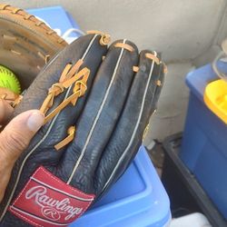 Softball / Baseball Gloves