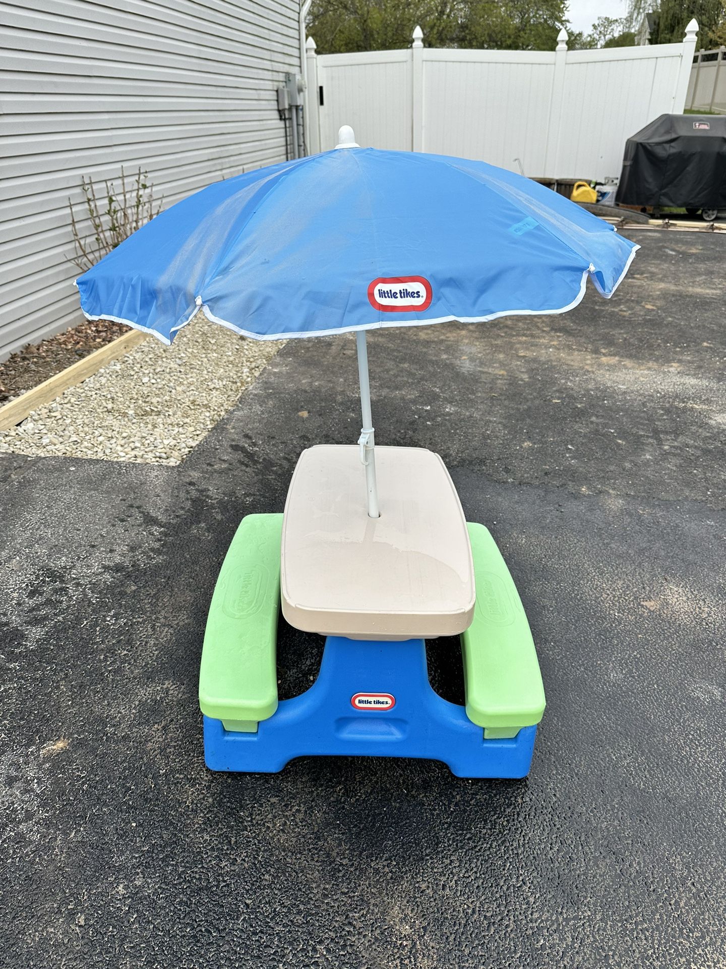 Little Tikes Picnic Table