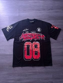 MEN’S GRAPHIC BLACK TEE