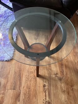 Living room coffee table with 2 end tables