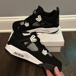 Jordan 4 White Thunder Size 11 Men’s Sneakers