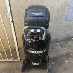 1.7 HP, 200 PSI, 30 Gal., 5.1 SCFM 90 PSI, Single-Stage, Oil Free Portable Vertical Electric Air Compressor by Husky