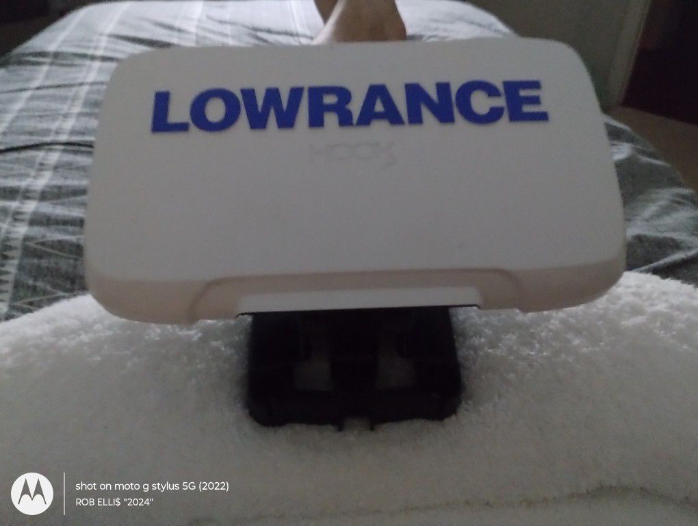 Lowrance Fish And Depth Finder