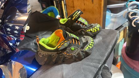 Sketchers size 2
