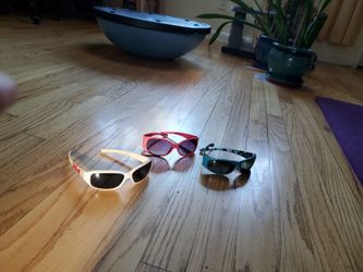 3 Pairs Of Girls Sunglasses
