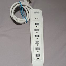 Staples Power Strip - Like New