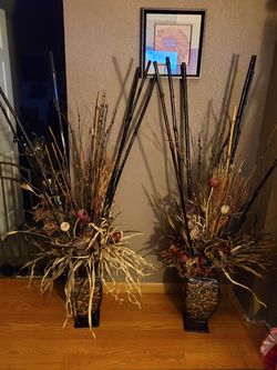 Two metal bases home decoration