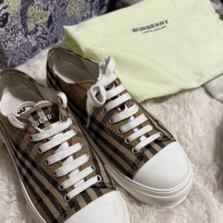 Burberry Shoes 