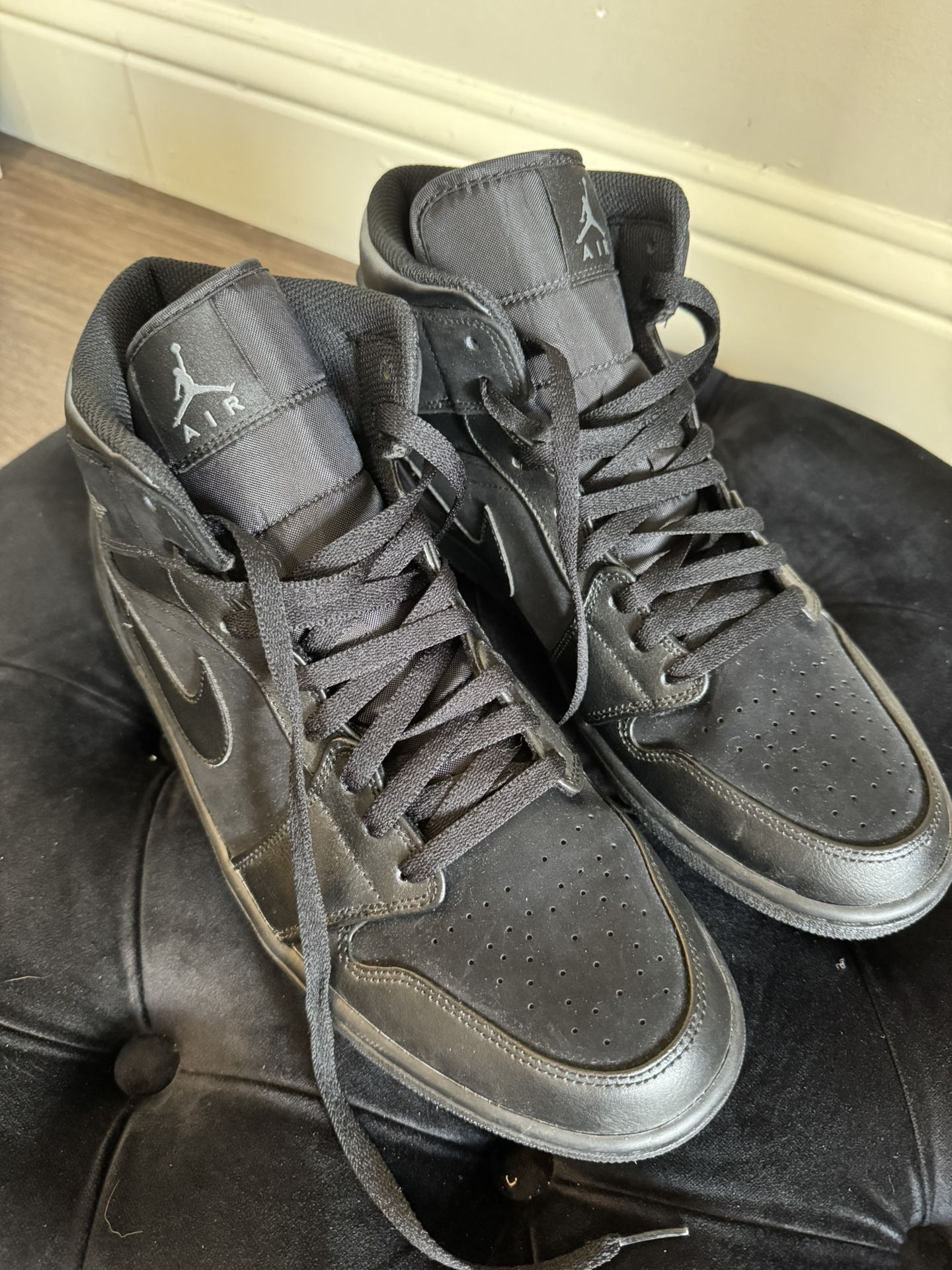 Air Jordan Men’s Sneakers Size 12 Retro Mid Triple Black EU 46