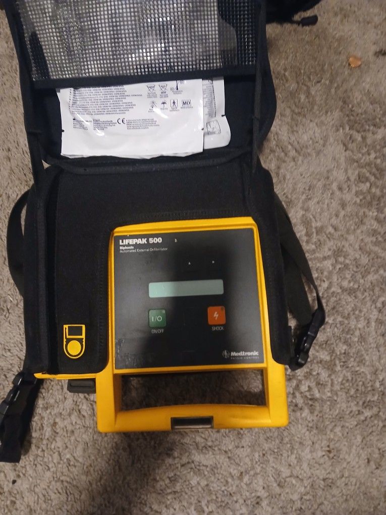 Lifepak 500 Biphasic Automated External Defibrillator w/ Battery & Pads AED