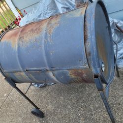 BARREL-STYLE BBQ CHARCOAL GRILL