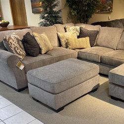 Pantomine Driftwood 4-Piece RAF Chaise Sectional