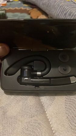 Wireless Bluetooth Earpiece with Charging Case