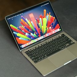 13” MacBook Pro 2020 - Quad-i5 / 16GB / 500GB