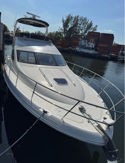 Book a yacht 4 hours charter