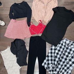Women’s Or Teenage Girl Clothing Lot