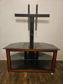 Tv Stand / Entertainment Center