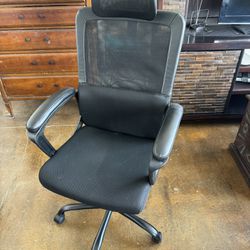 Chair With Lumbar Support And Headrest 