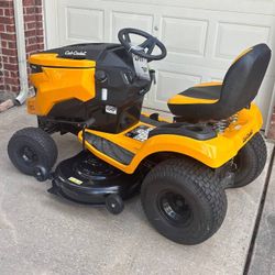 Cub Cadet XT1 Enduro LT 46 in. 22 HP V-Twin Kohler 7000 Series Engine Hydrostatic Drive Gas Riding Lawn Tractor