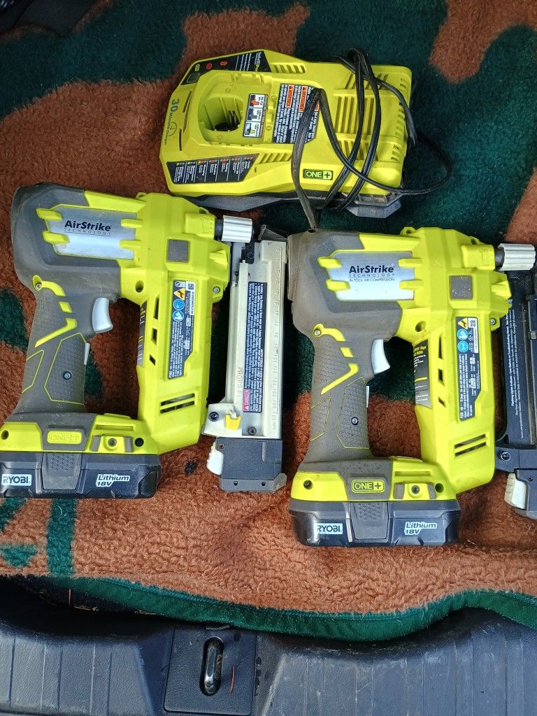 Roybi Battery Operated Guns Like new!!!!