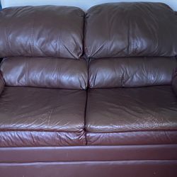 Jennifer Leather Loveseat