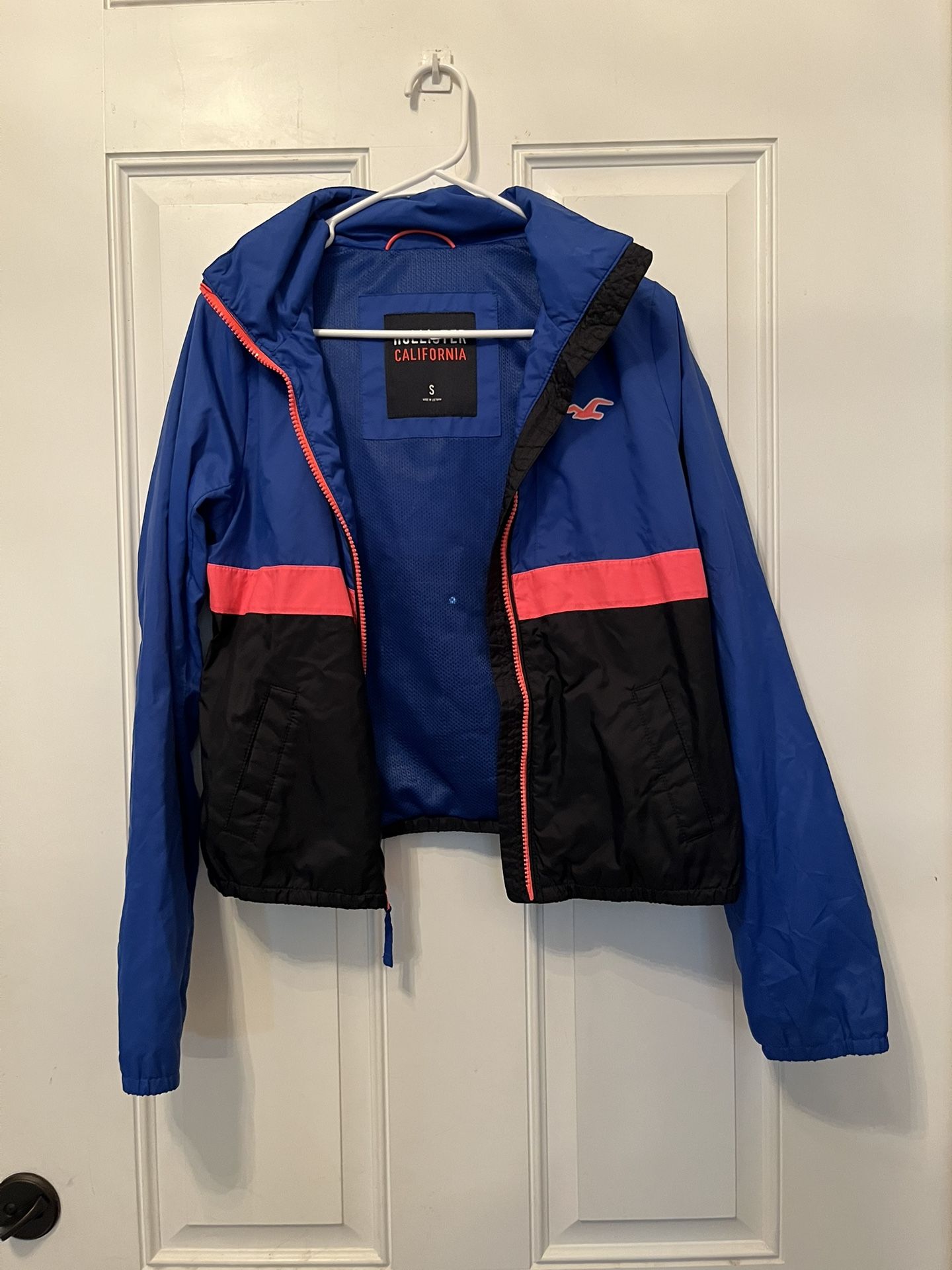 Hollister Jacket Size Small. Excellent Condition