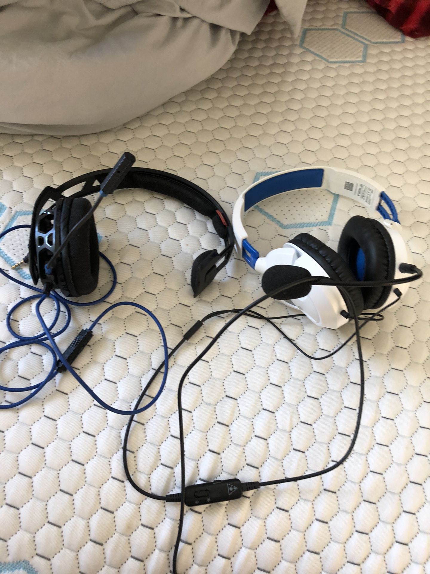 2 Gaming headphones