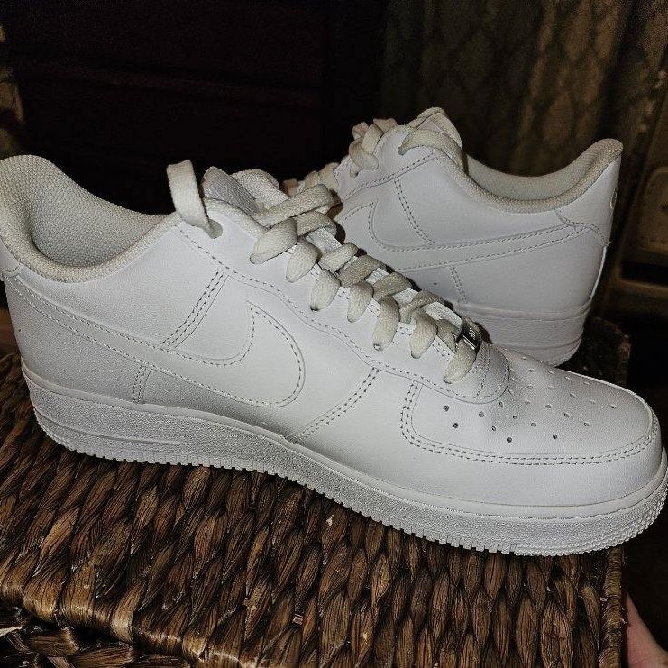 NIKE AIR FORCE ONES SIZE 11