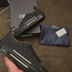 DIOR