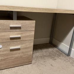 Desk & 3 Drawers 