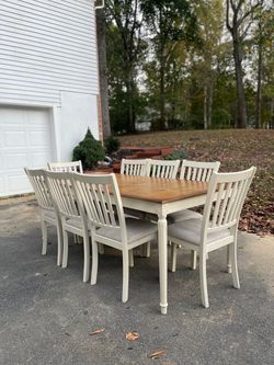 Gorgeous Farmhouse Dining Set Table + 8 Chairs