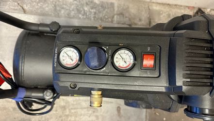 Air Compressor 8 Gal