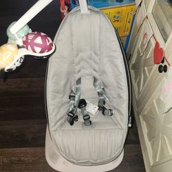 4moms mamaRoo Multi-motion Baby Swing