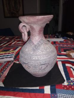 "Style Latin American."(Handmade Red Clay Or T E R R A C O T T A Urn /Vase.
