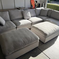 Modern Light Gray Sectional Sofa with Ottoman – Clean & Comfortable 7 Pieces