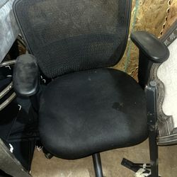 Adjustable Arm Rests And Seat