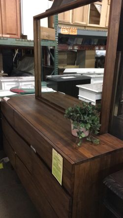 dresser with mirror