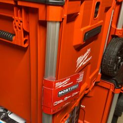 Milwaukee PACKOUT Rolling Drawer Tool Box Cat.48-22-8420