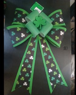 >> BraNd NeW- St Patricks DecoR - LarGe RiBbons <<