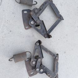 1(contact info removed) 1(contact info removed) Ford Falcon Fairlane Mustang Comet right And Left hood hinge