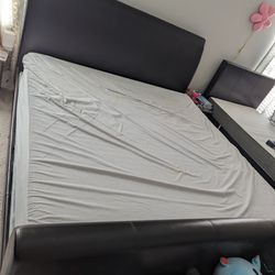 Upholstered King Bed 