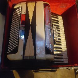  Accordion 