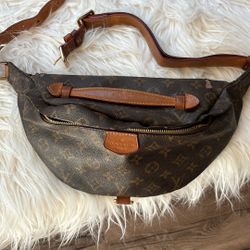 Vintage Louis Vuitton fanny pack