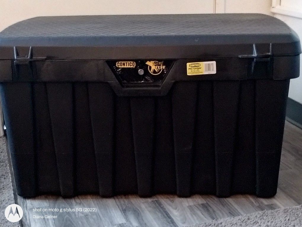 CONTICO Tool/Storage Box: 37 in Overall Wd, 21 in Overall Dp, 20 in Overall Ht, Keyed, Black
Item 1RG71
Mfr. Model G3725
HUGE!!!