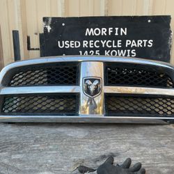 2009-2012 Dodge Ram 1500  Grille OEM