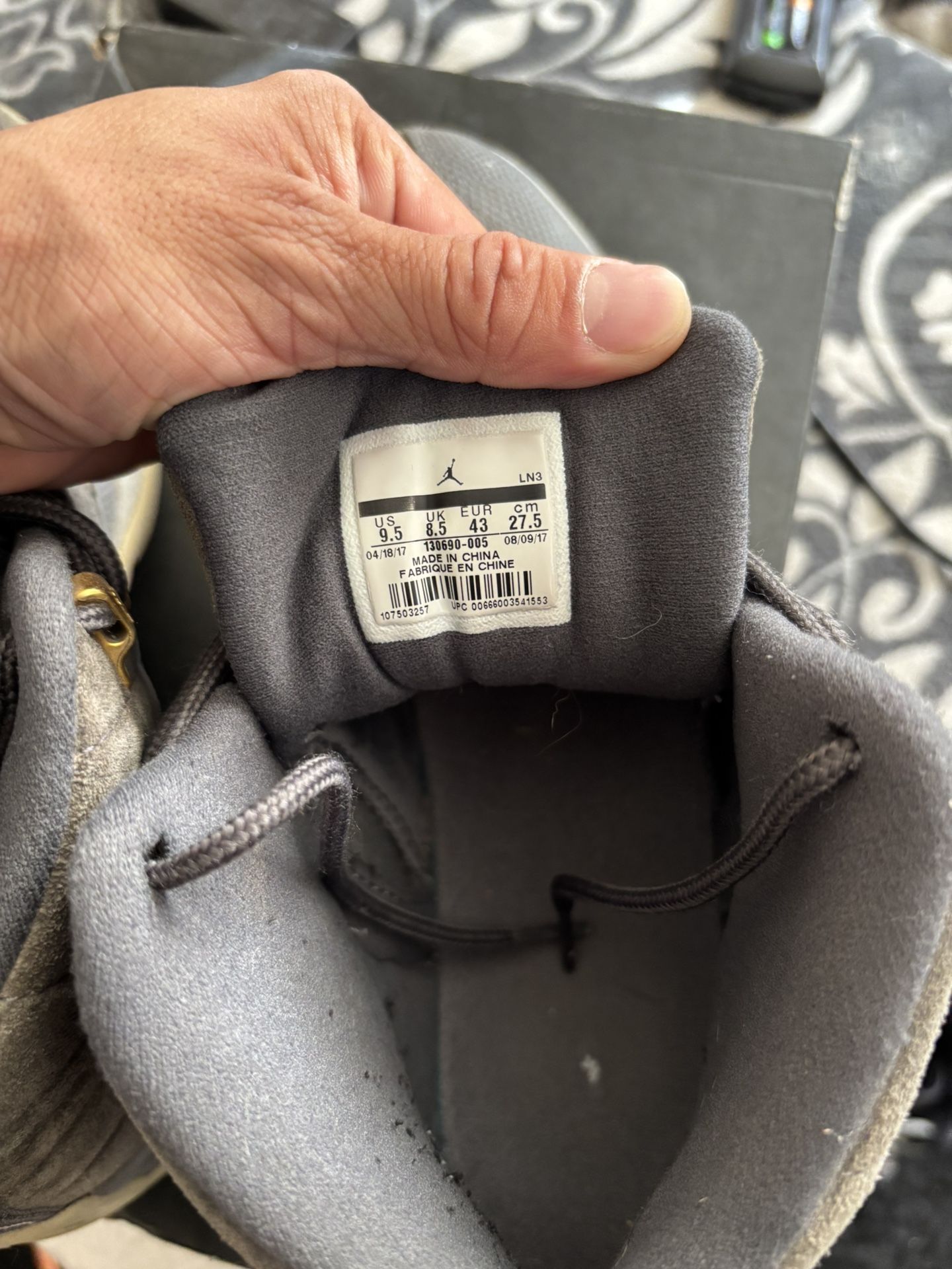 Jordan Retro 12 Wolf Grey